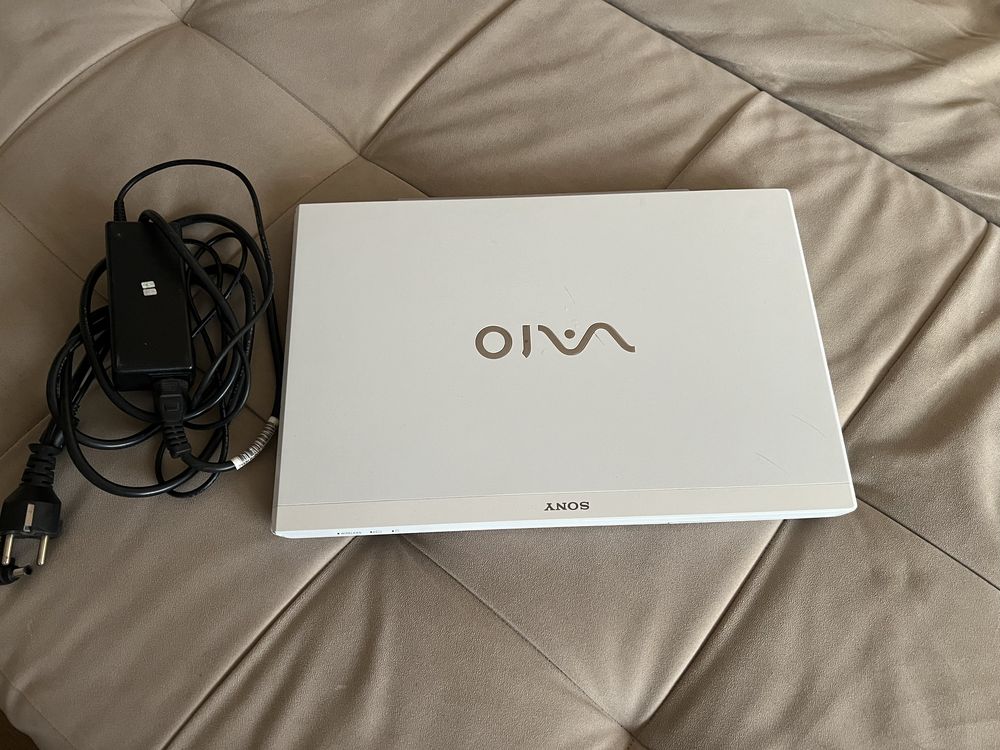 Sony Vaio 15" (Модел: svs151c1gl)