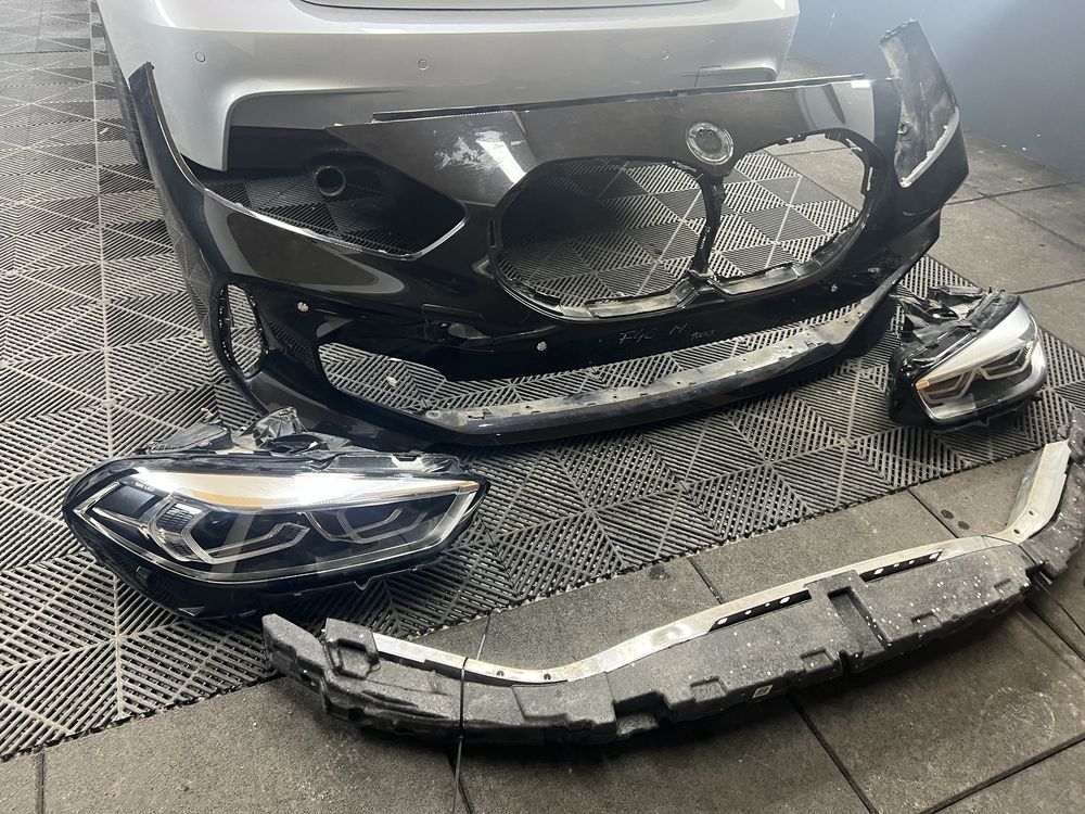 Spoiler , faruri , armatura bmw seria 1 f40 lci