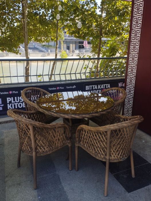 Срочно! Садовый комплект: стол + 4 стула