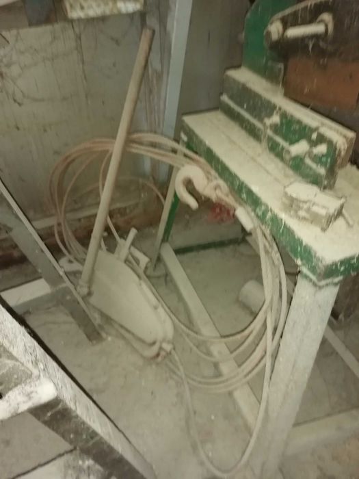 Foarfecă /ghilotina de tablă