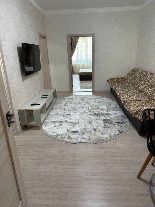 Сдаю свою обставленную квартиру 2-3/4/5 на метро БИЙ (Художников)