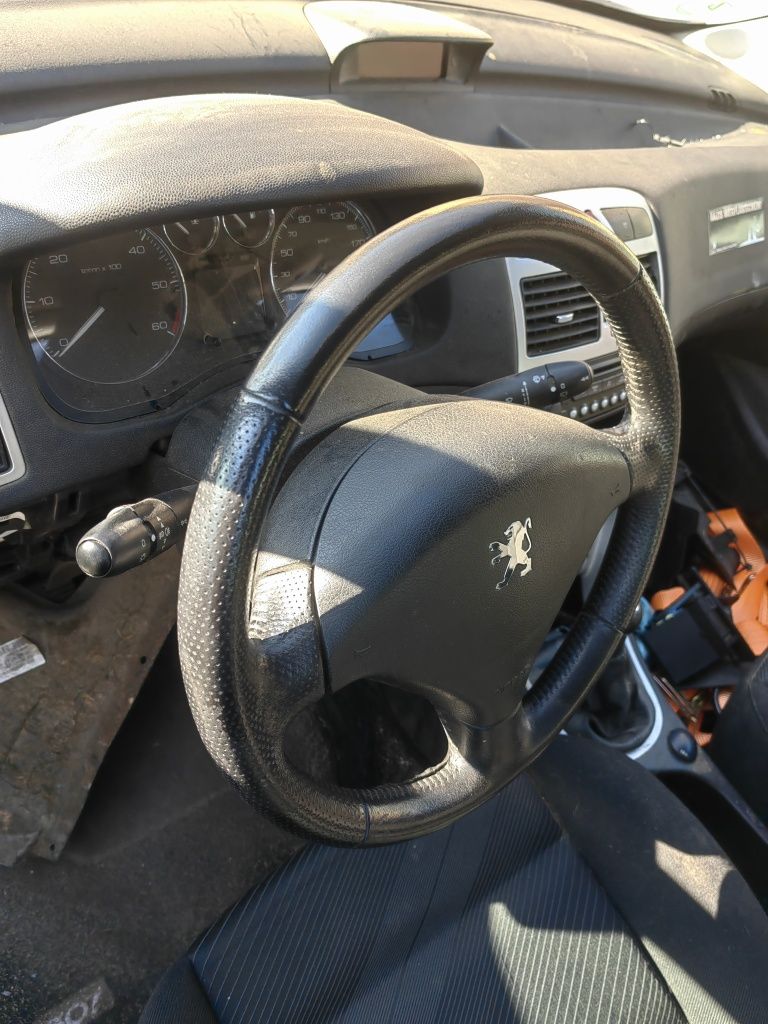 Peugeot 307 1.6HDI 2006г на части