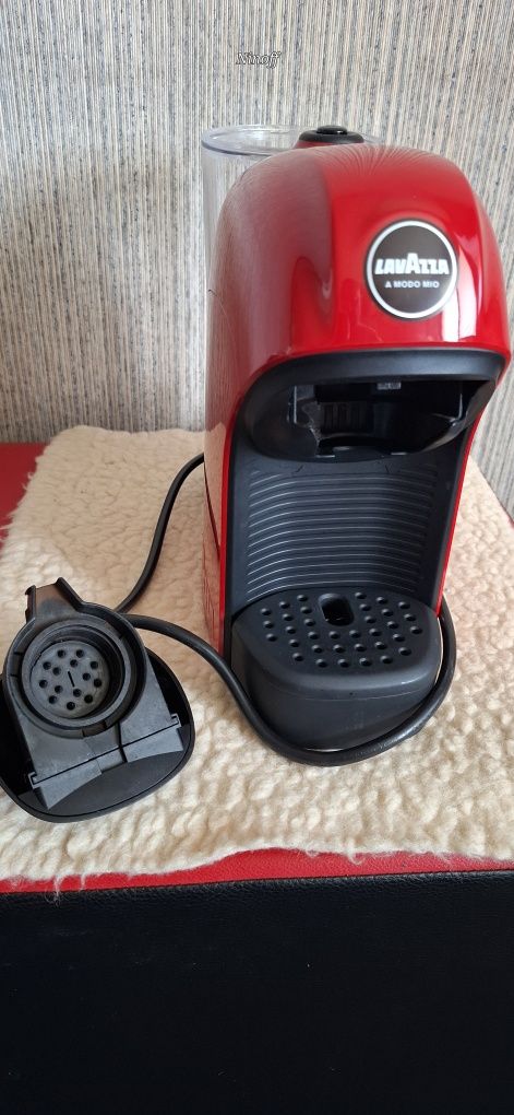 Еспресо кафемашина Lavazza Tiny с капсули  A Modo Mio