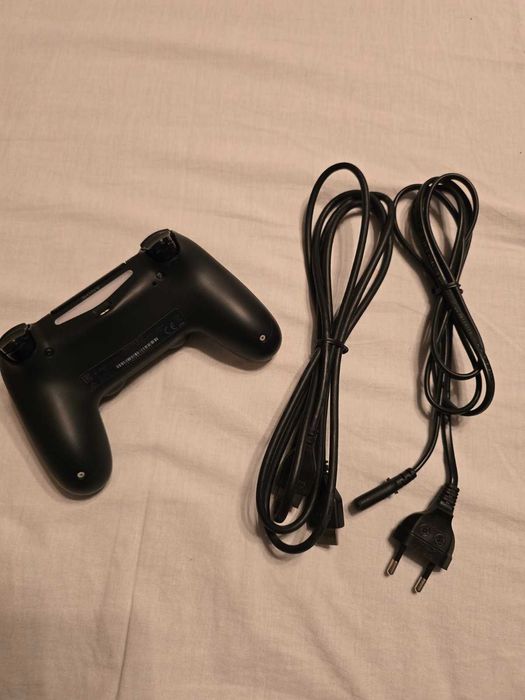 PS4 500GB в много добро състояние с 5 игри