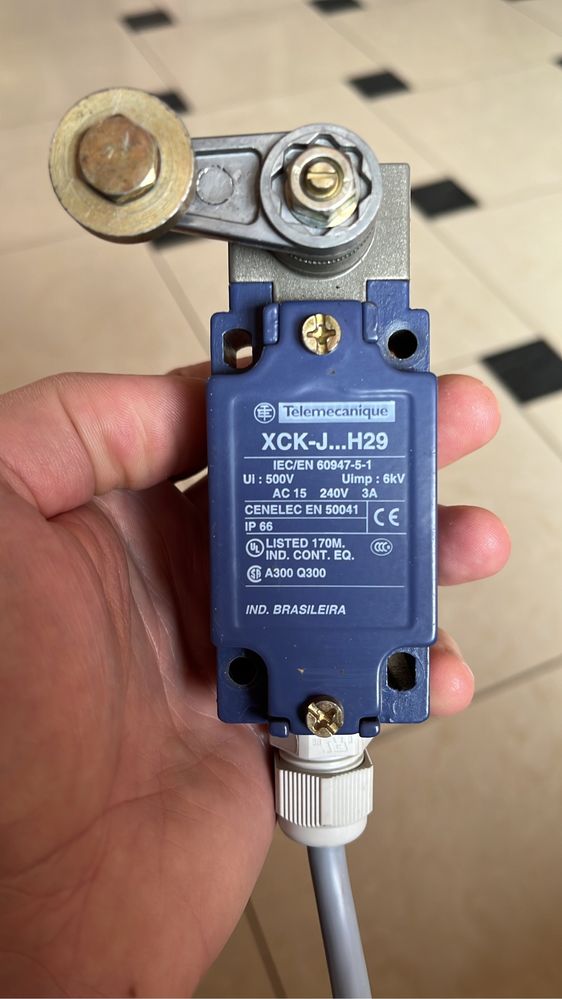 Telemecanique XCK-J H29 senzor Limitator