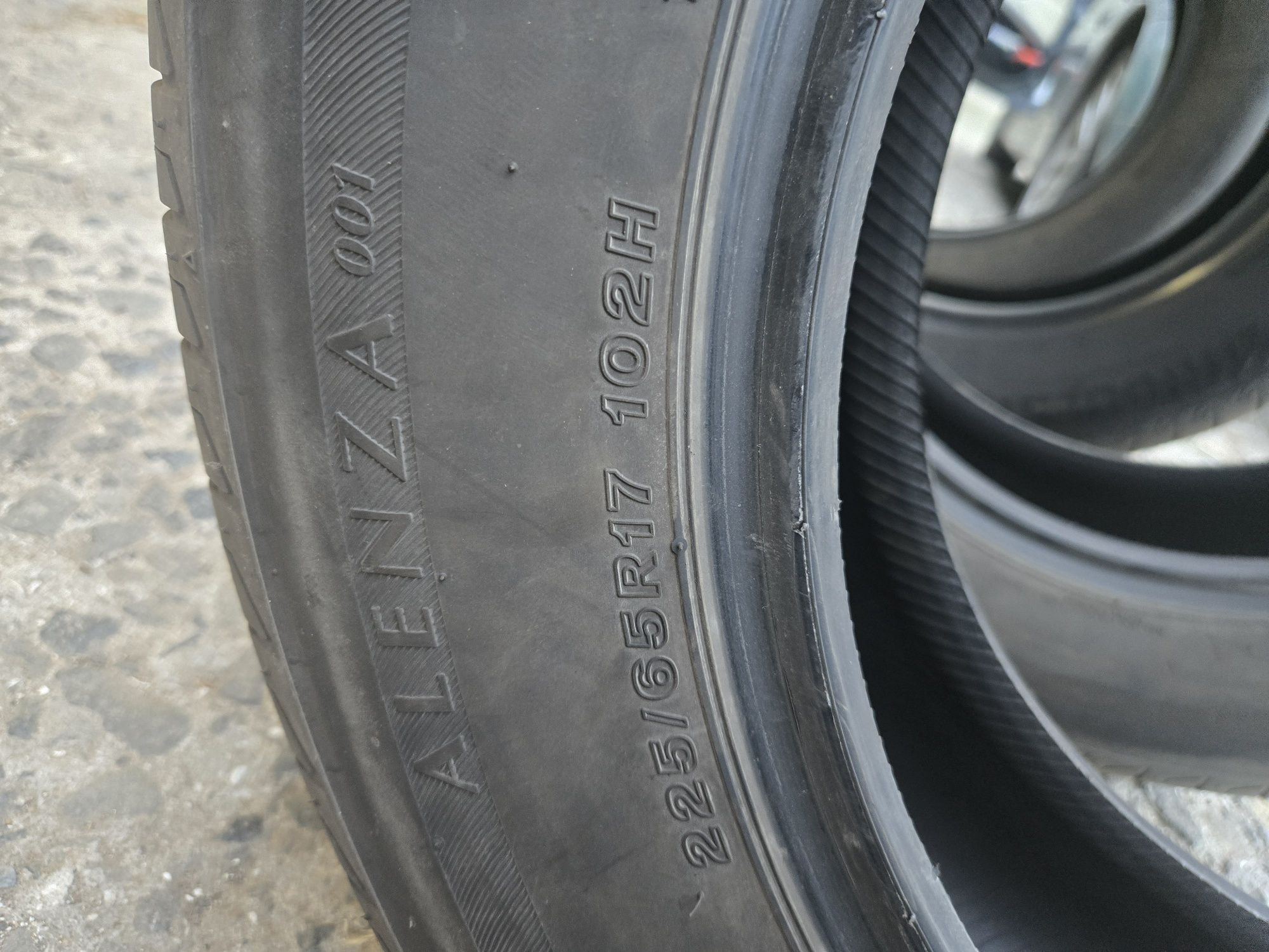 Bridgestone Alenza 001