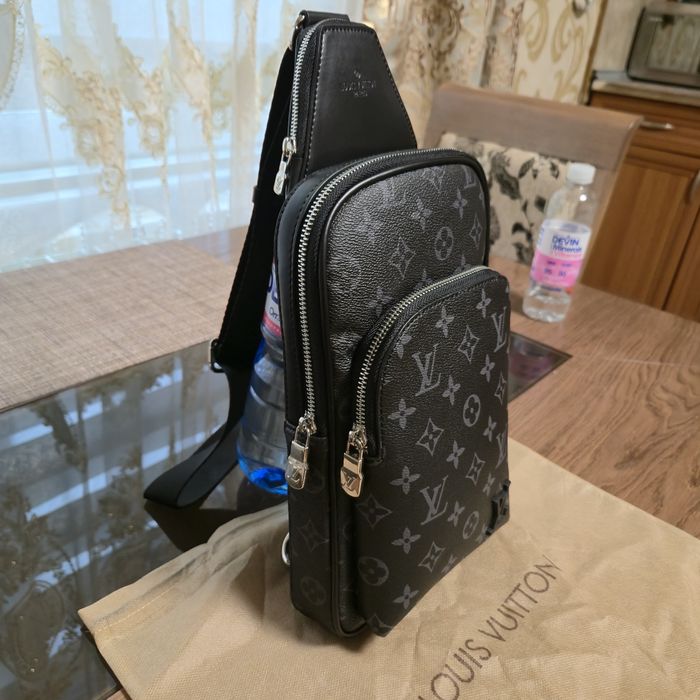 Мъжка чанта през рамо louis vuitton