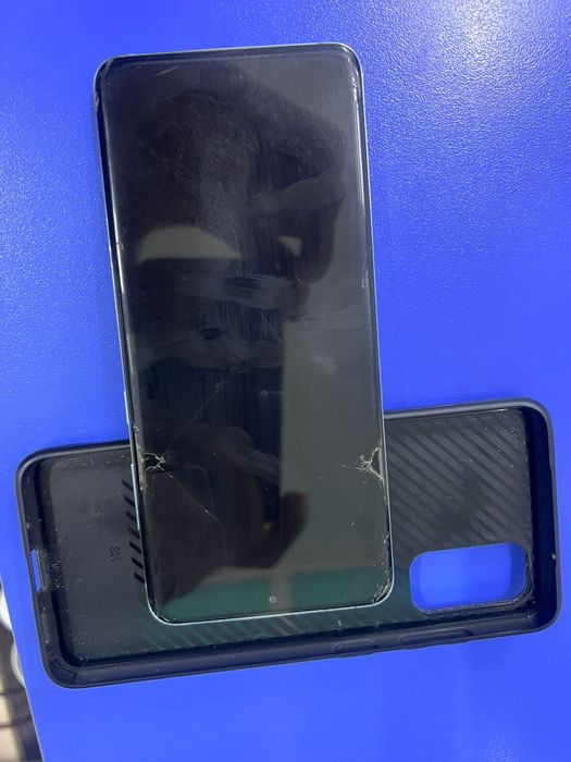 Самсунг s20 среднего состояния