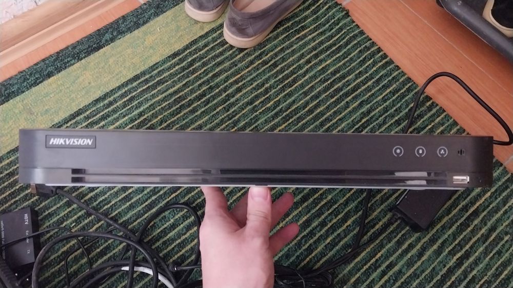 Видеорегистратор гибридный 32-х канальный Hikvision DS-7232HQHI-K2