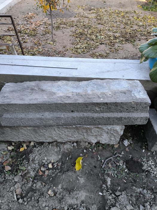 Каменни дялани стъпала 8 бр.