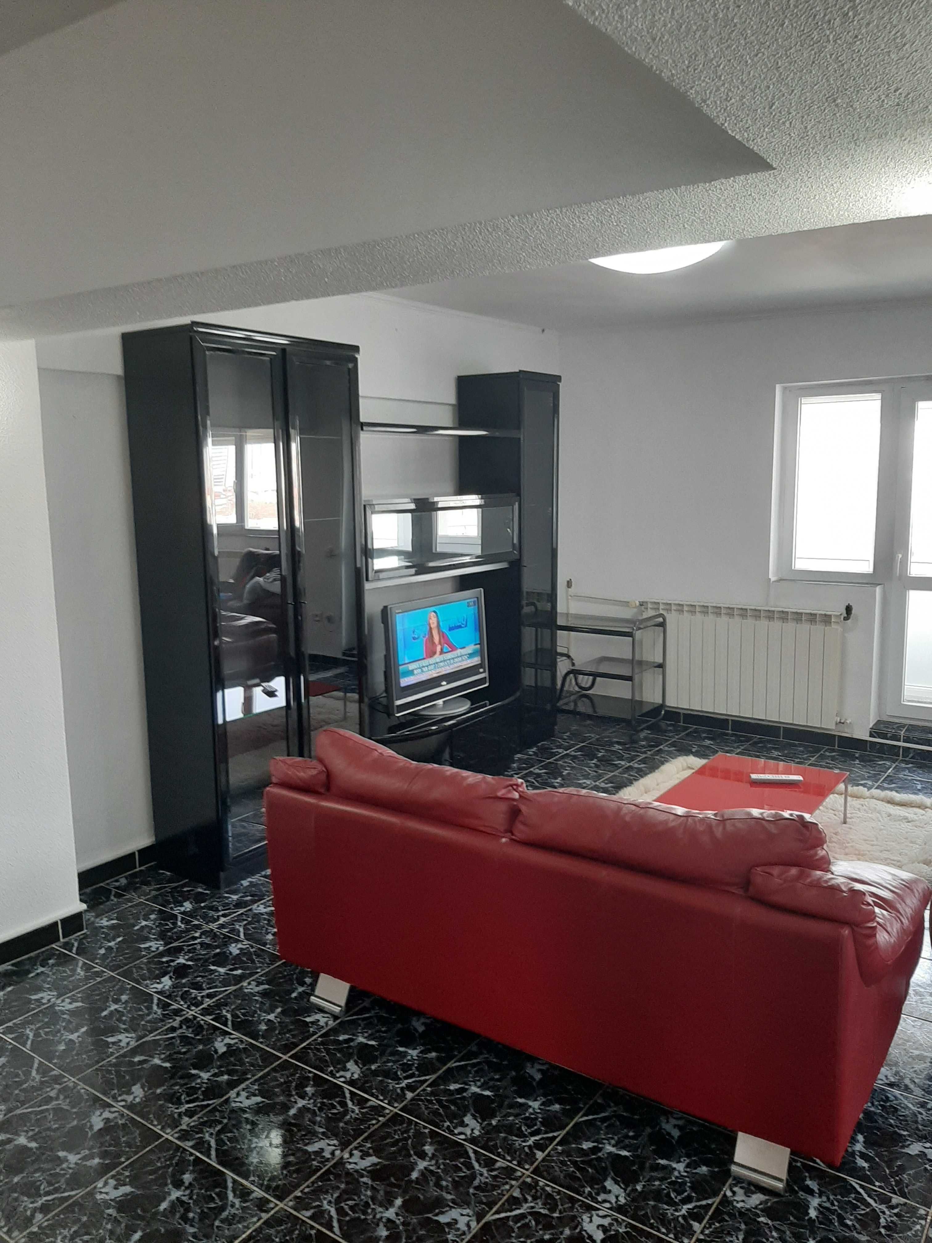 Inchiriez apartament 3 camere- Calea Plevnei