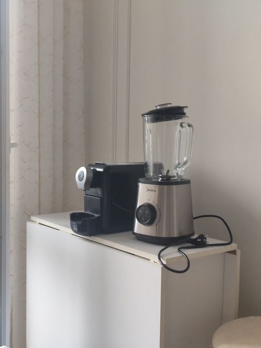 Стол книжка белый