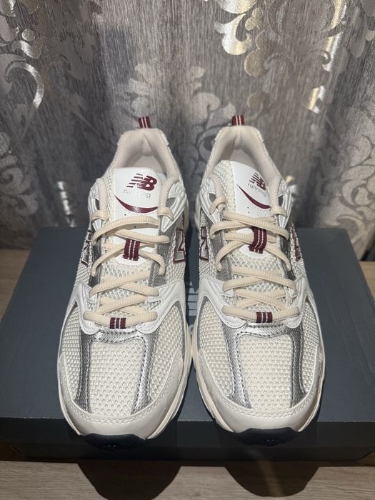 New Balance 530.