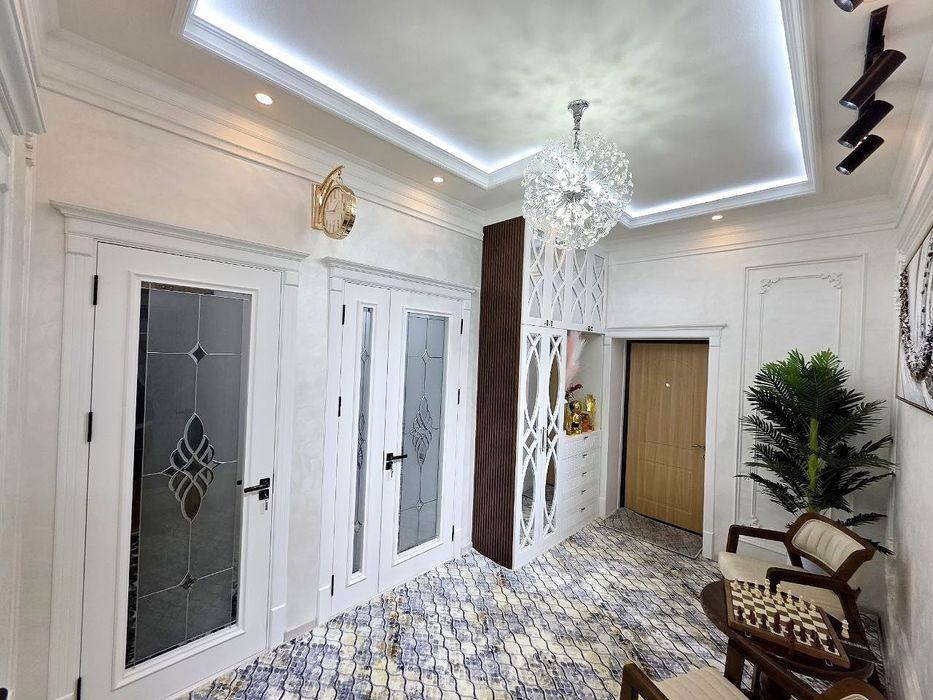 4 комнатная квартира в Новостройке Геофизика