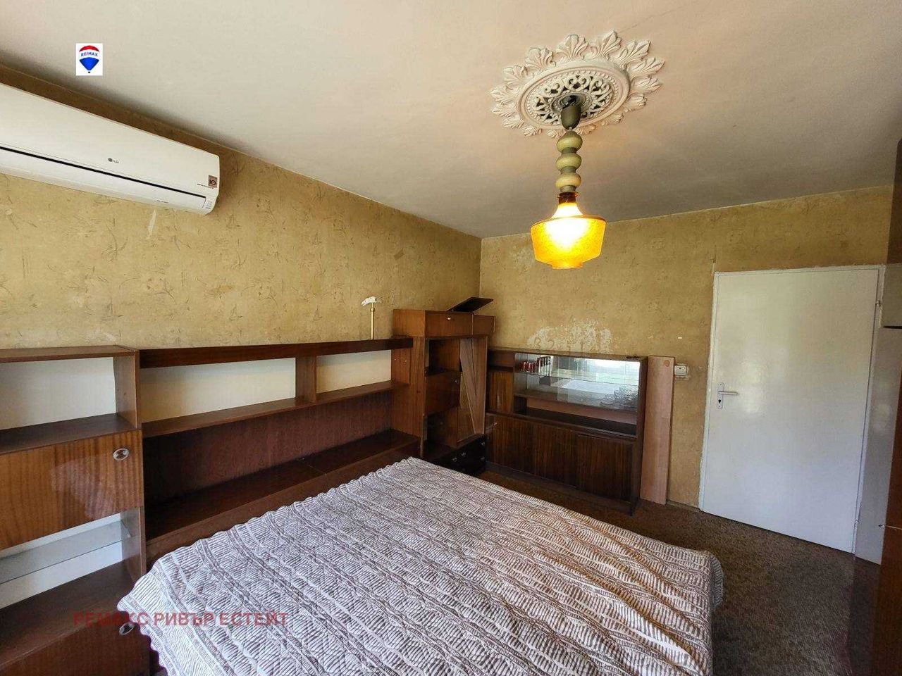 Продава се Тристаен апартамент в Русе, Родина 2 - 87 кв.м за 1068 €/кв.м - Снимка #2