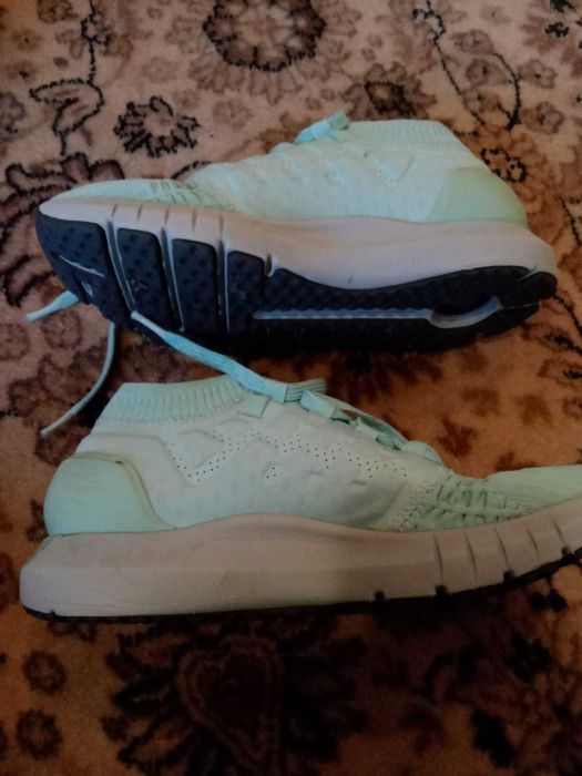 Adidași dama originali Hovr , Under Armour ,mărimea 37-38