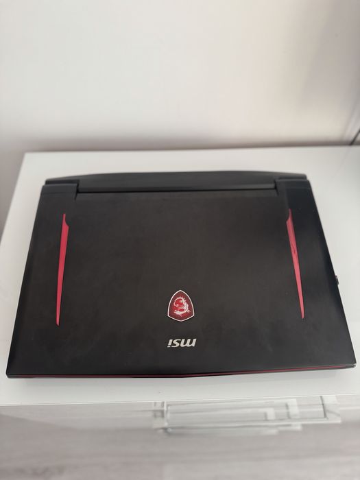 Vând laptop gaming MSI GT73VR 7RF Titan Pro