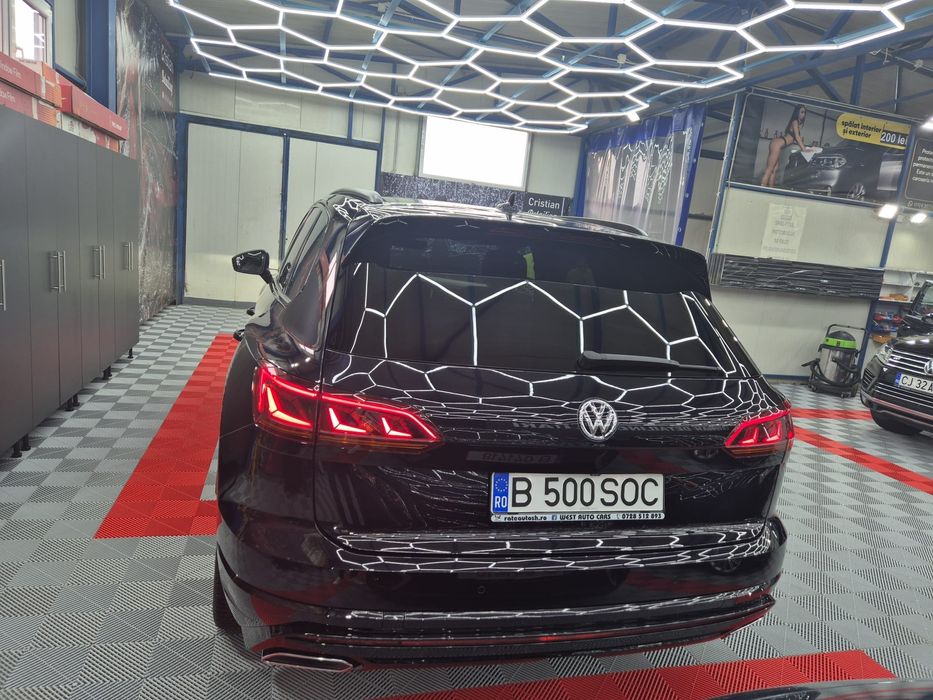 Vand/Schimb Vw Toareg- full option Black edition  3.0 tdi 286cp