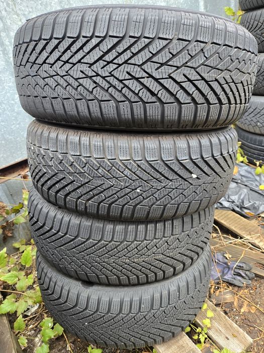4бр. 205 55 16 Pirelli зимни.