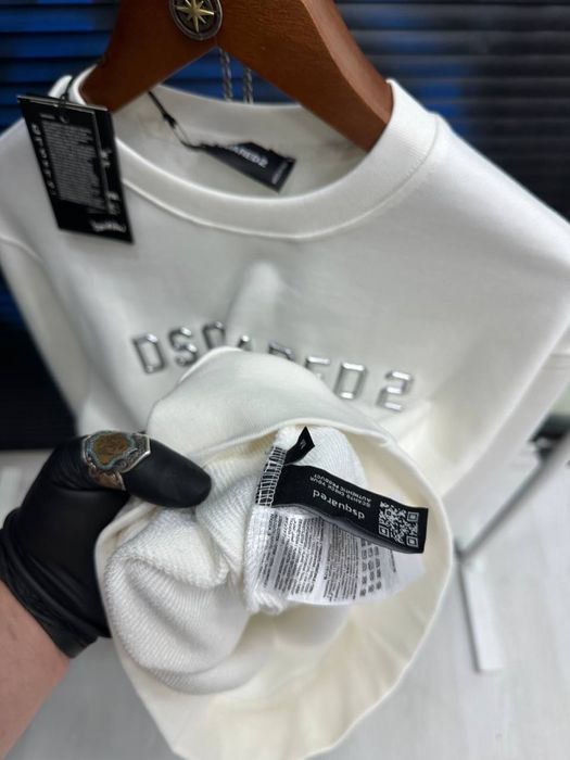 Stoc Bluza barbati Dsquared- alb si negru