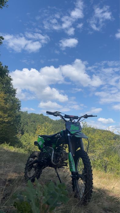 Vand jhr de 125 intr-o stare impecabila