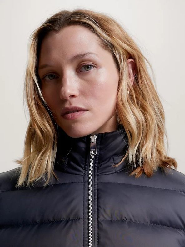 Geaca Tommy Hilfiger maria S cu puf, noua cu eticheta