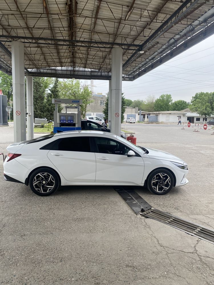 Hyundai Elantra 2023 Аренда с выкупом