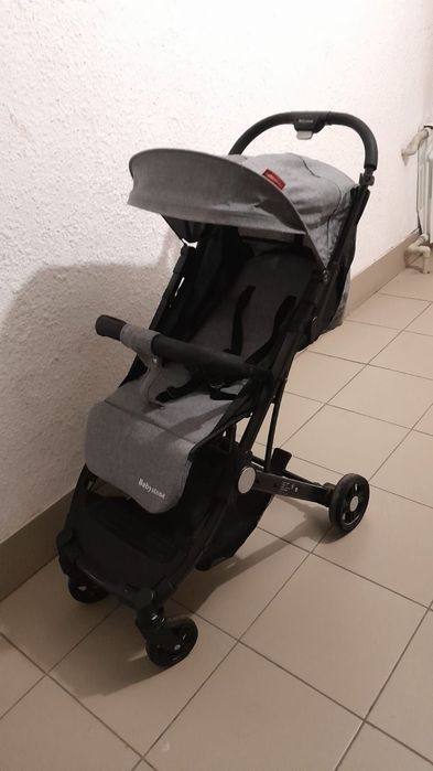 Продам коляску серый цвет