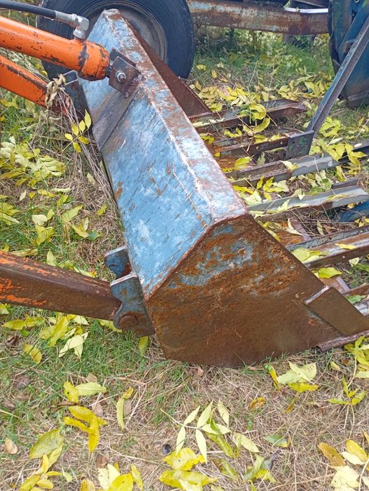 Cupa încarcator frontl