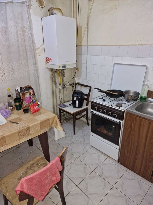 Caut colega apartament  - Zona Soarelui 100m ,  Scoala 30 /Parc