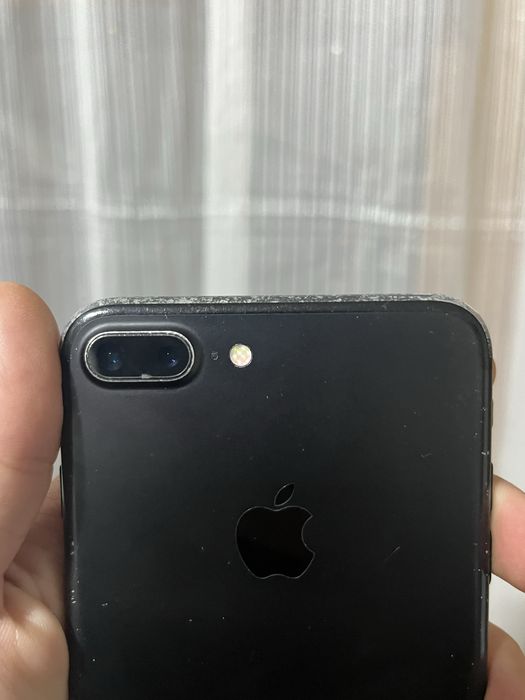 Продам Iphone 7 plus