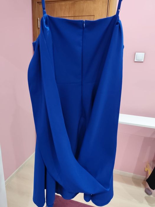 Синя рокля тъмносиня