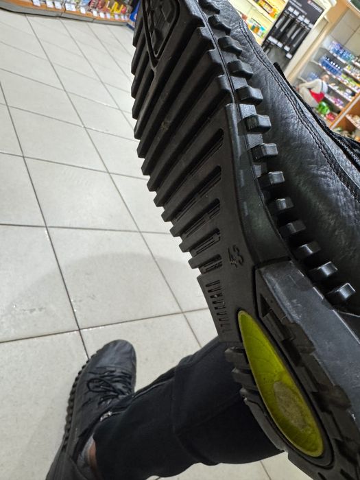 Спортни обувки 43