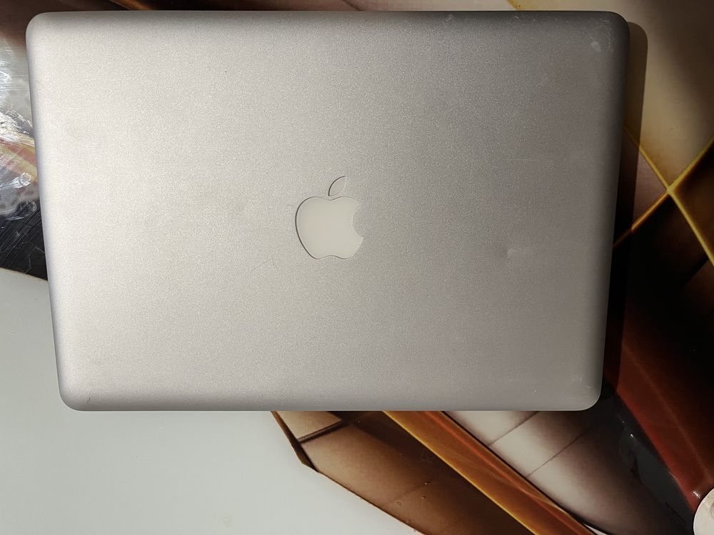 Macbook Pro 2011 , 2,3Ghz , 320GB