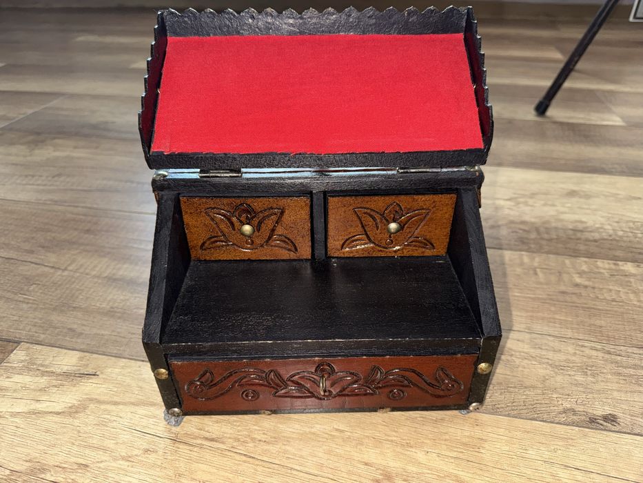 Cutie de bijutetii vintage