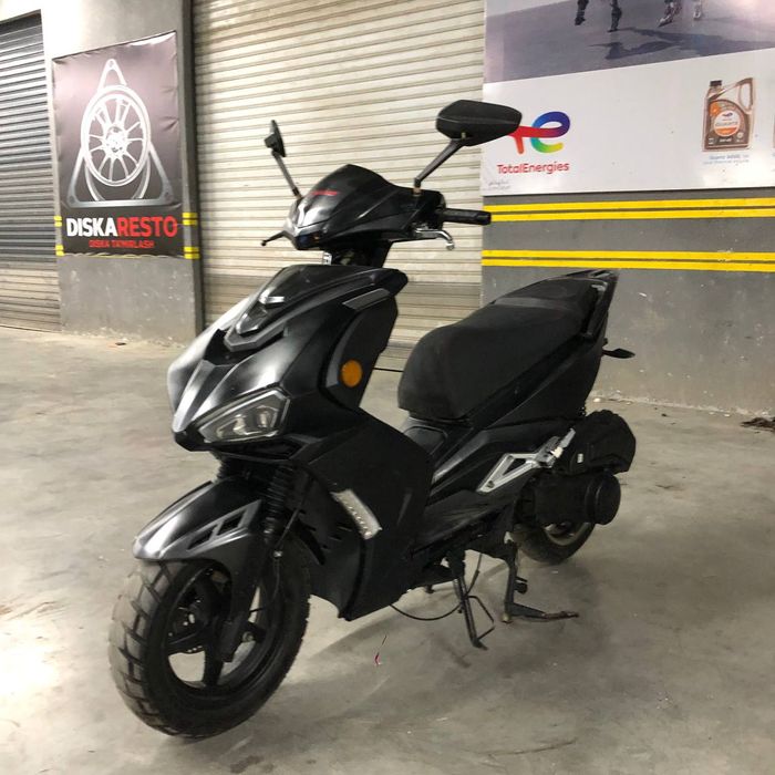 Скутер R2 Italy Scooter