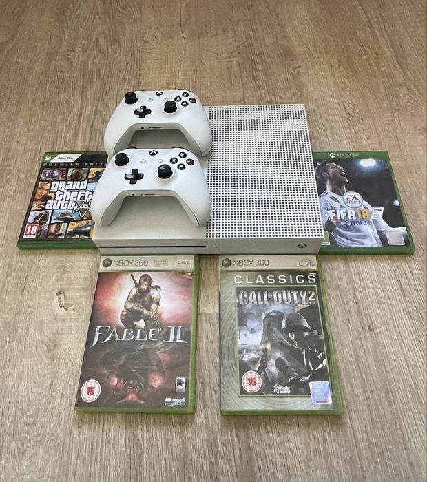 Vând Xbox one s in stare foarte buna,il sau schimb cu scuter sau cross