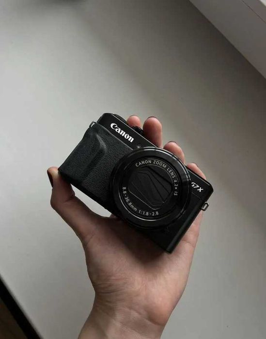Canon PowerShot G7X Mark II