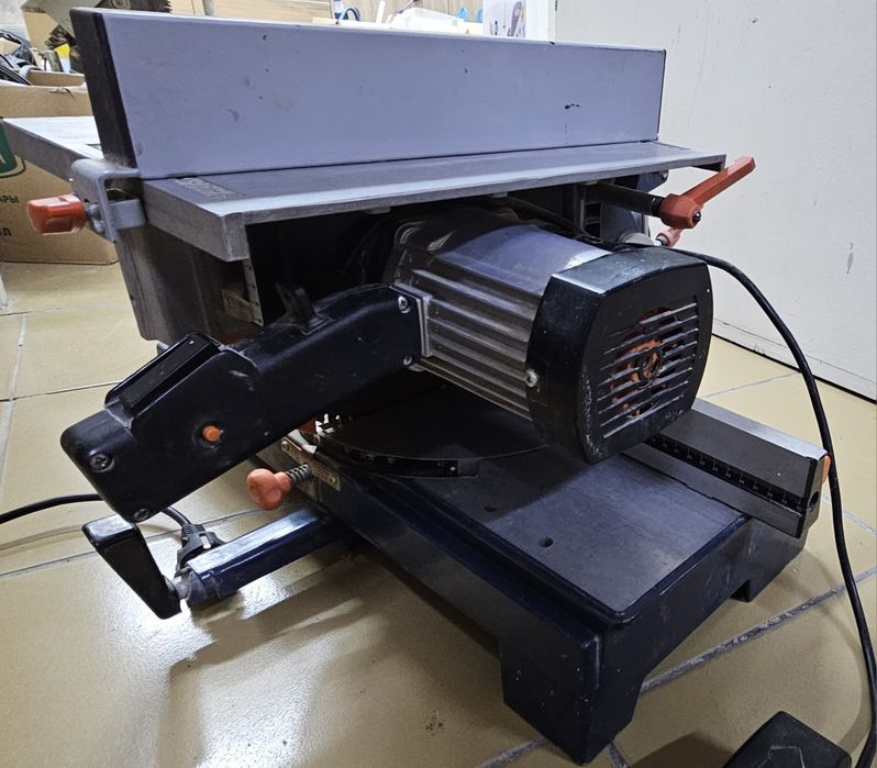 Станок торцовка циркулярная пила Д-250 Италия