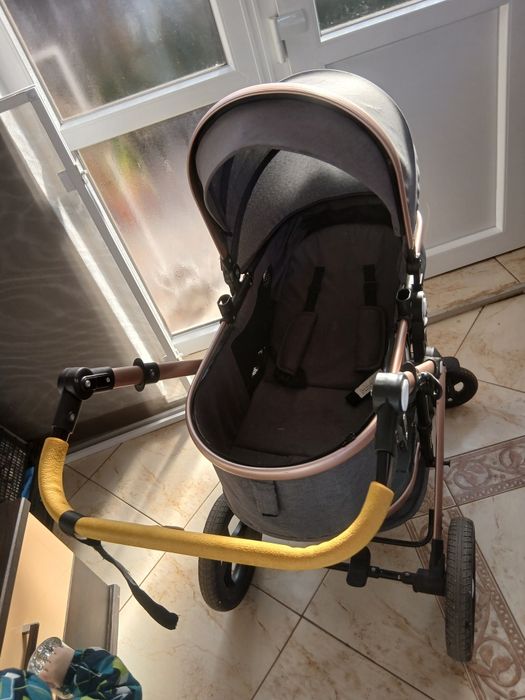 Cărucior bebeluși