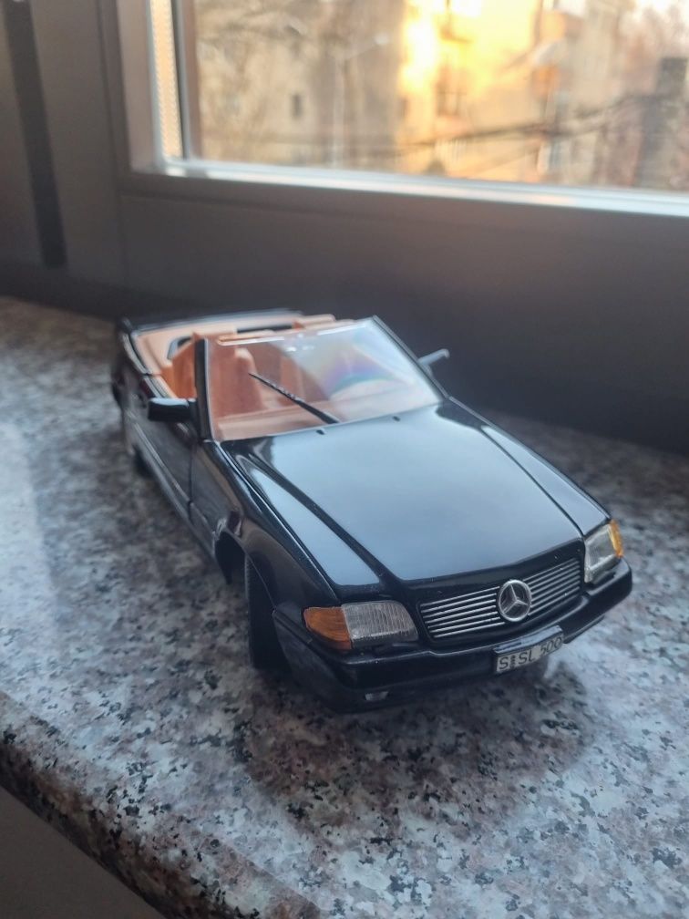 Macheta Mercedes Benz SL500 - 1/18