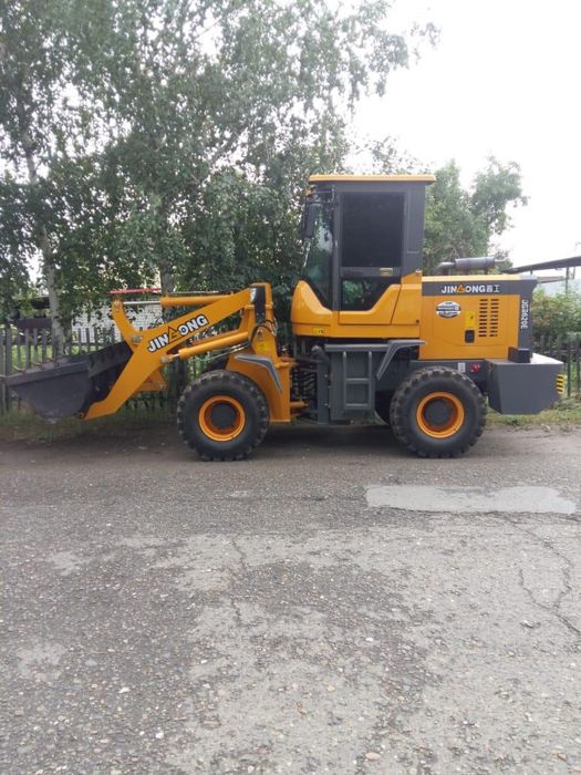 Продам фронтальный погрузчик