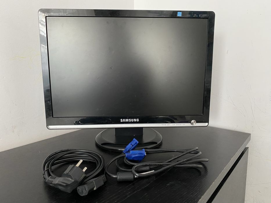 Монитор Samsung SyncMaster 931 cw plus