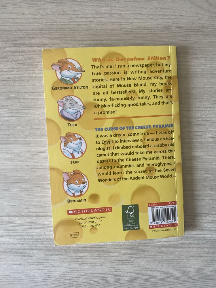 Детская книга Geronimo Stilton “The Curse Of The Cheese Pyramid”