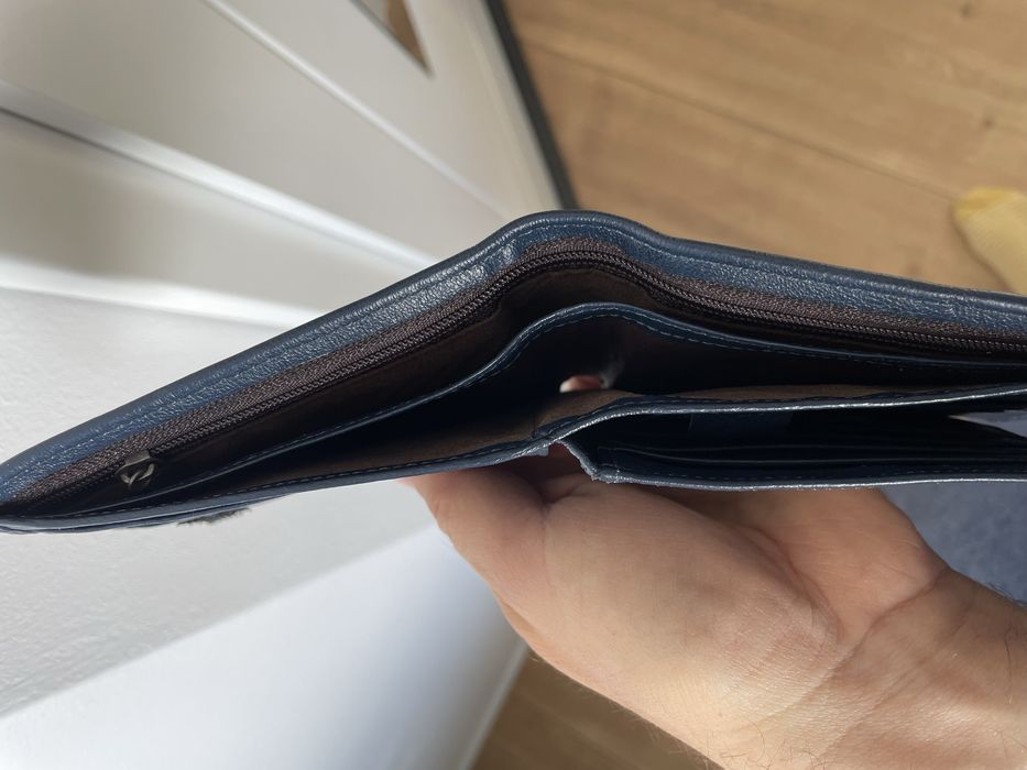 Portofel nou din piele Italia