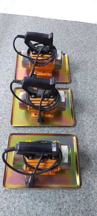 Mistrie electrica portabila cu placa plata pentru vibrare beton, noua