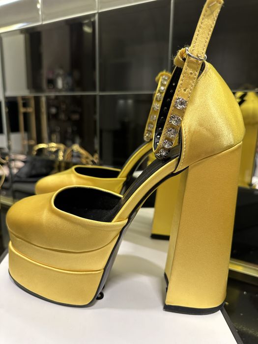 Pantofi cu platforma NOI