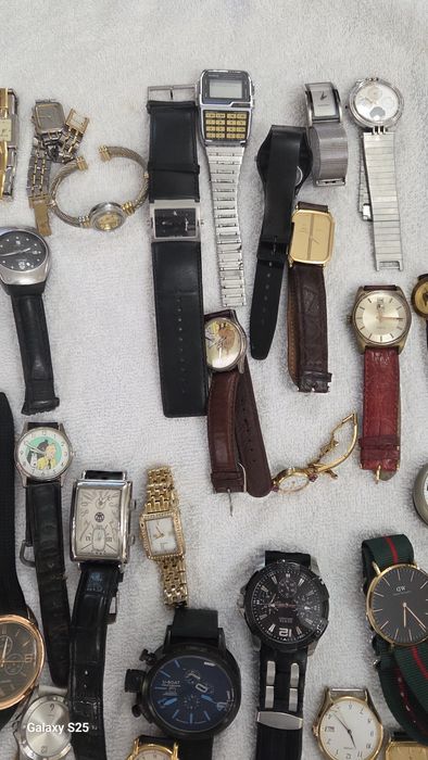 Ceasuri. Intre 100 lei. Si. 900 lei. Peste 40 buc