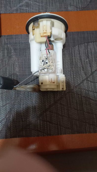 Бензинова помпа за Тойота Корола Версо