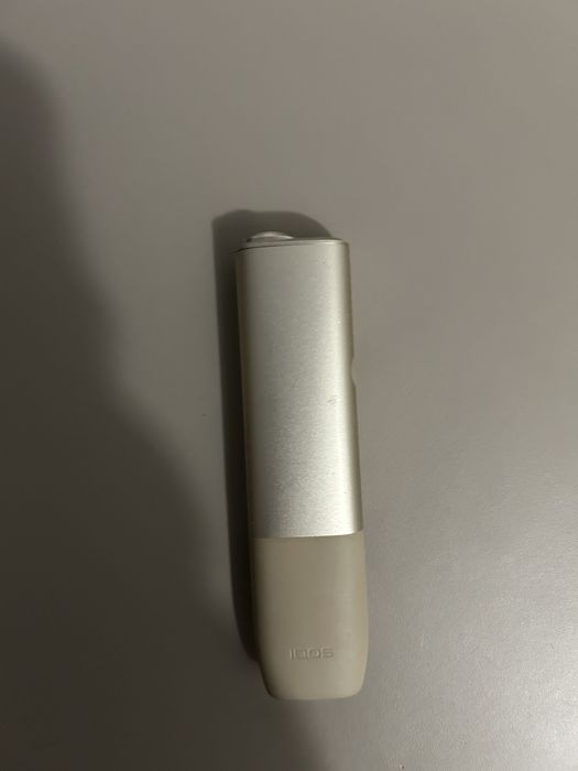 Iqos Iluma One Bej/Verde Cu incarcator